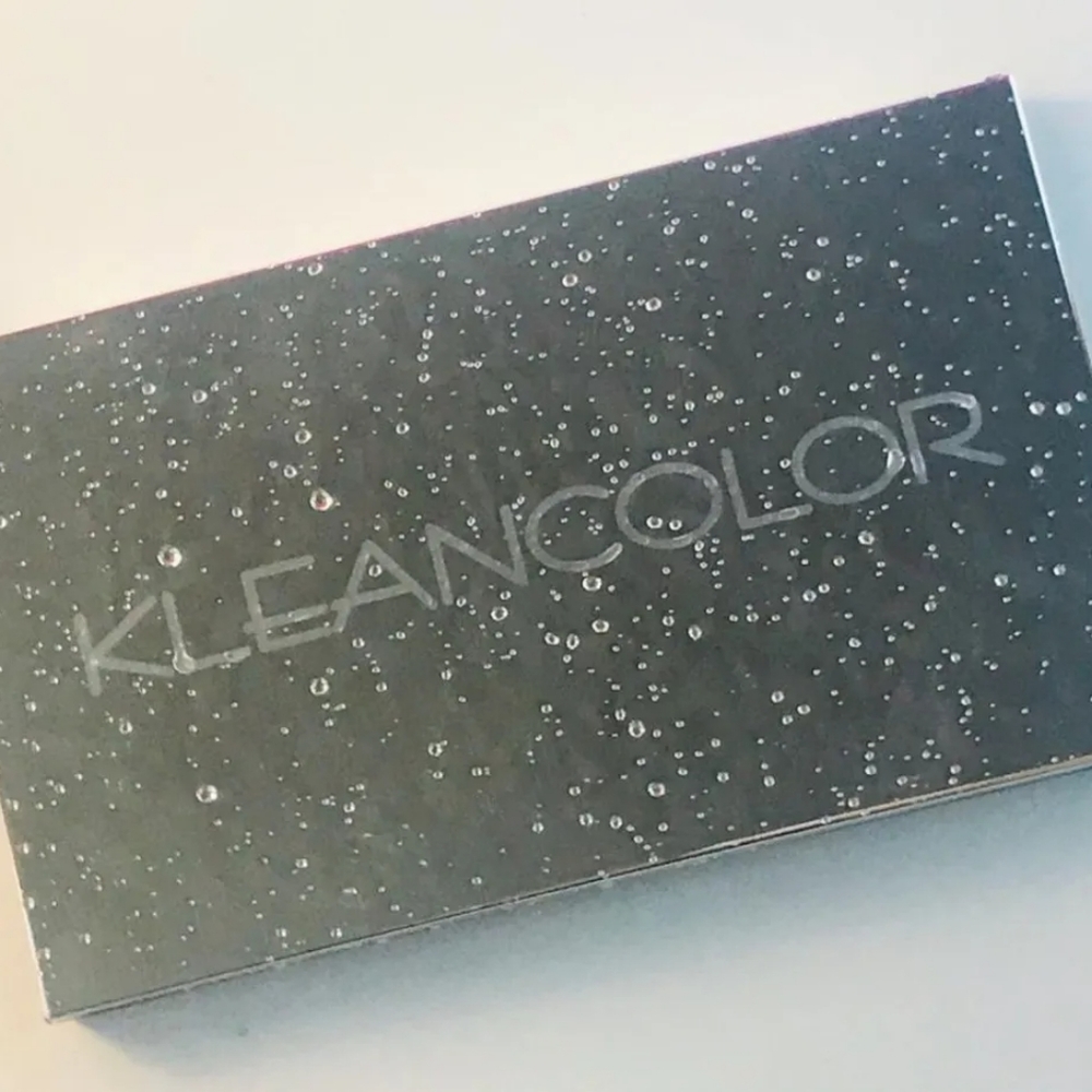 Kleancolor  Raindrops Mist Eyeshadow Palette
